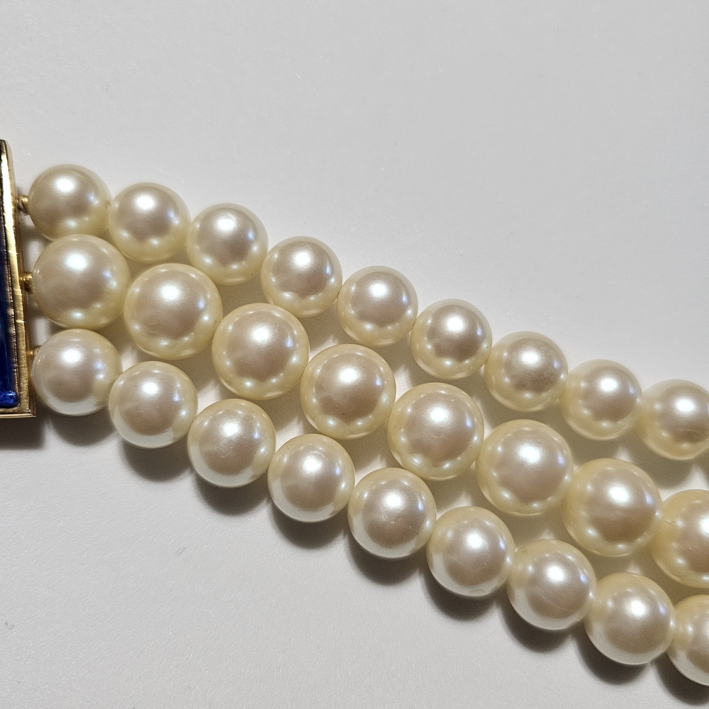 Vintage Creamy White Pearl Choker with Saphire Trapezoid Pendant - Picture 7 of 10